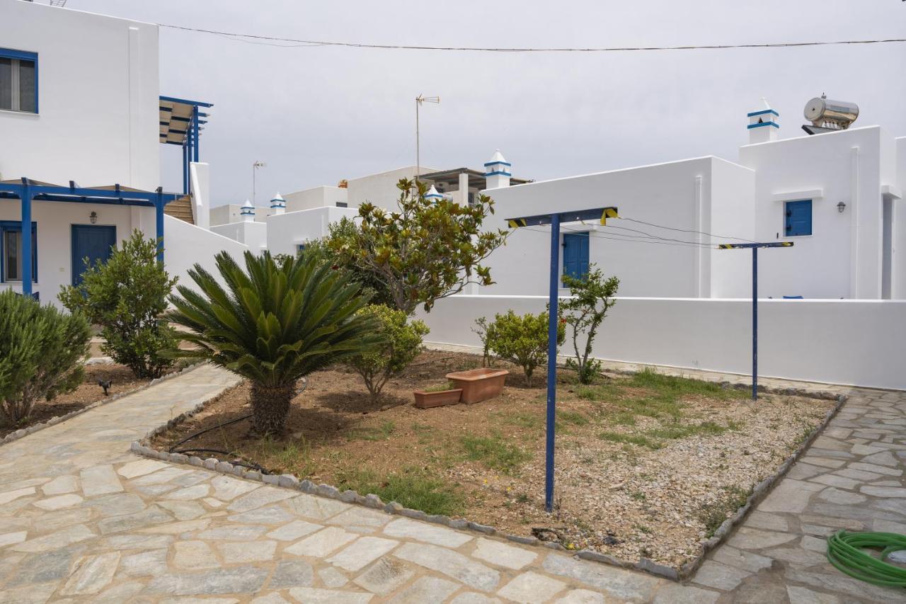 Ninemia Serifos 2