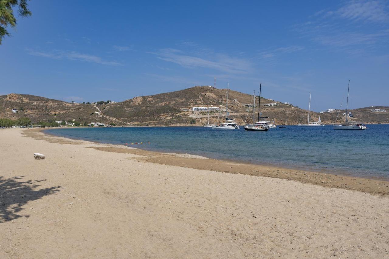 Ninemia Serifos 2