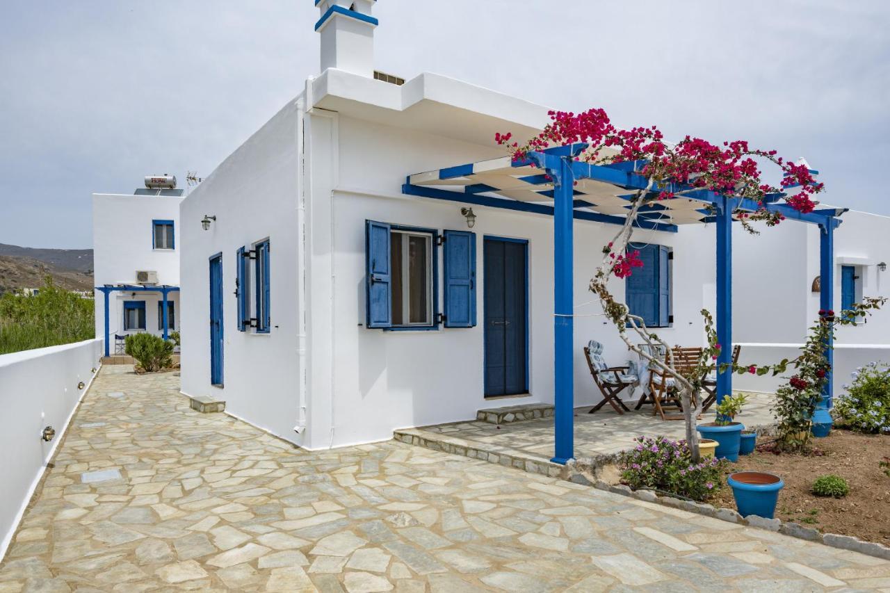 Ninemia Serifos 2 Livadi (Serifos)